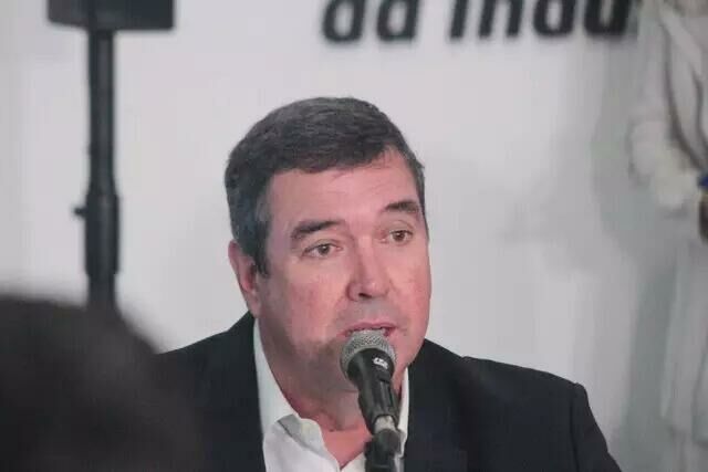 Imagem de compartilhamento para o artigo Eduardo Riedel desponta como favorito para reeleição em Mato Grosso do Sul em 2026 da MS Todo dia